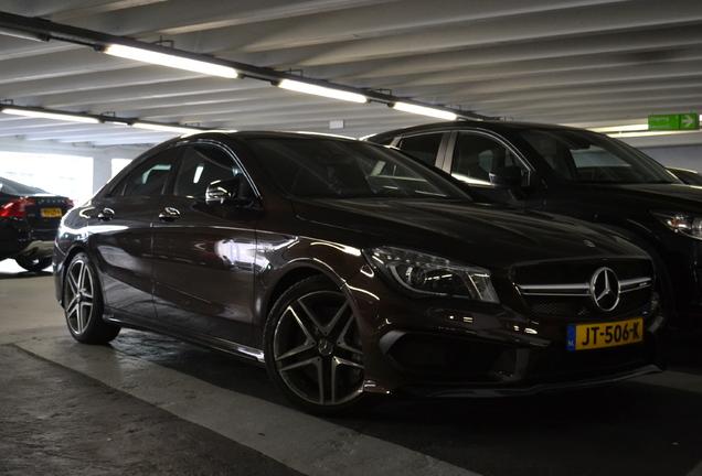 Mercedes-Benz CLA 45 AMG C117