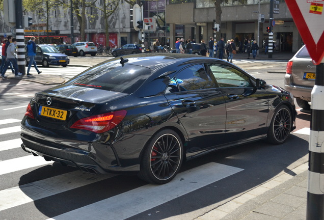 Mercedes-Benz CLA 45 AMG C117