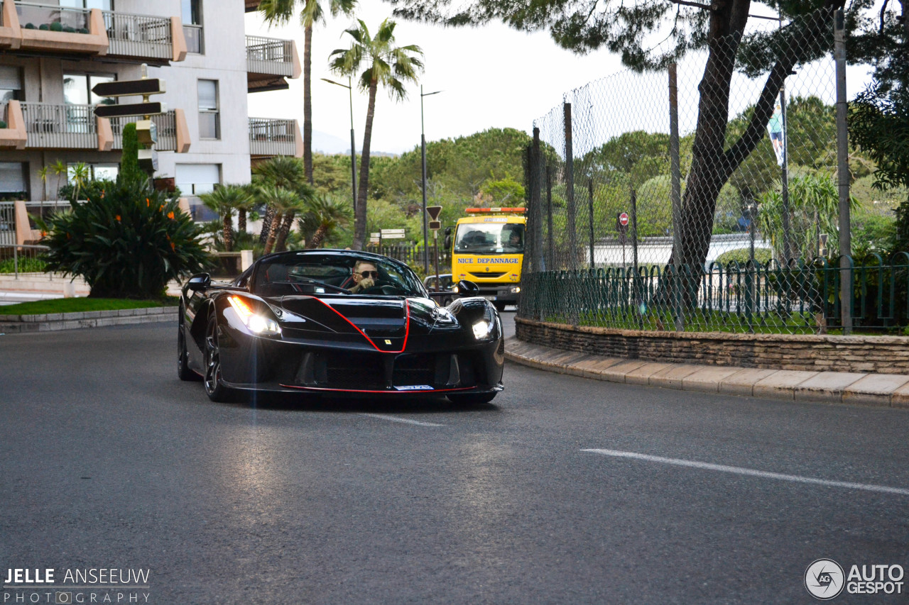 Ferrari LaFerrari Aperta