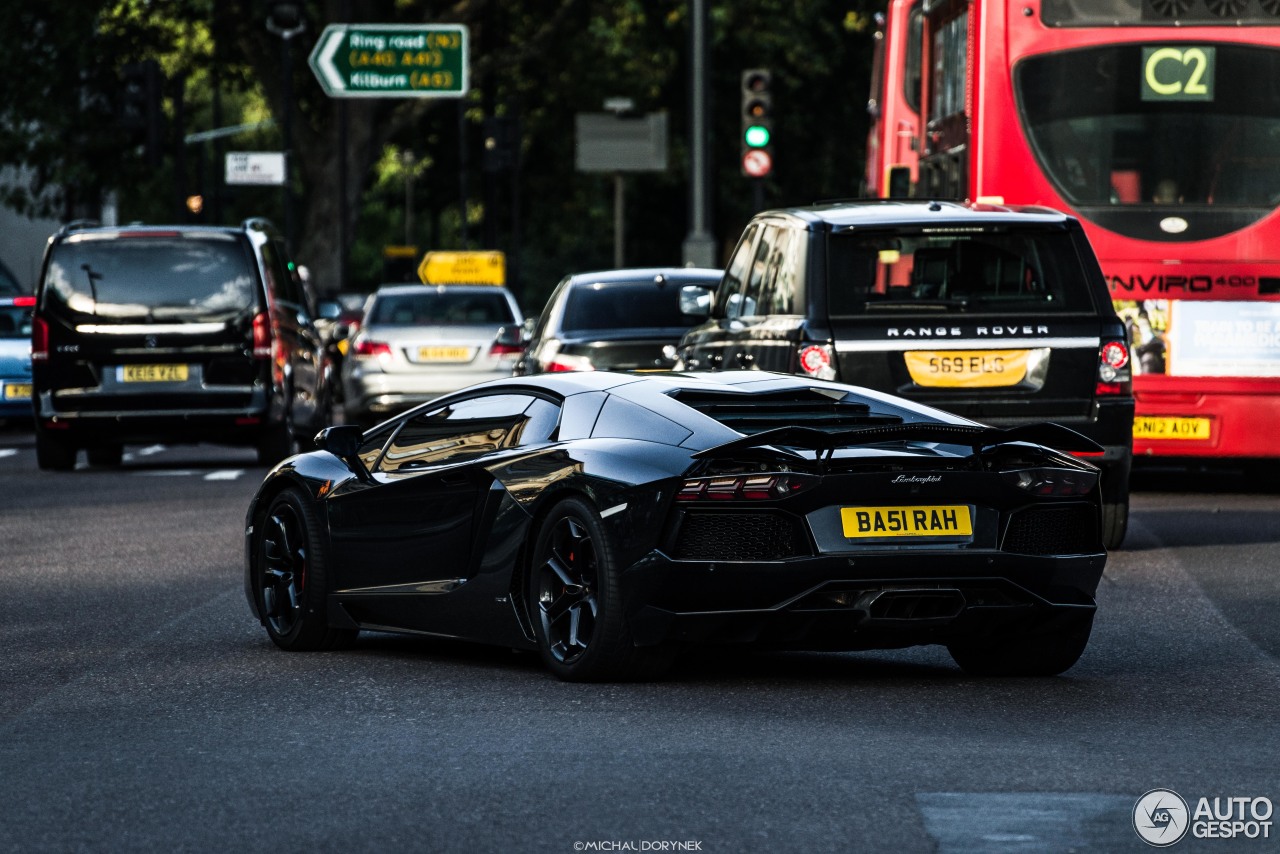 Lamborghini Aventador LP700-4