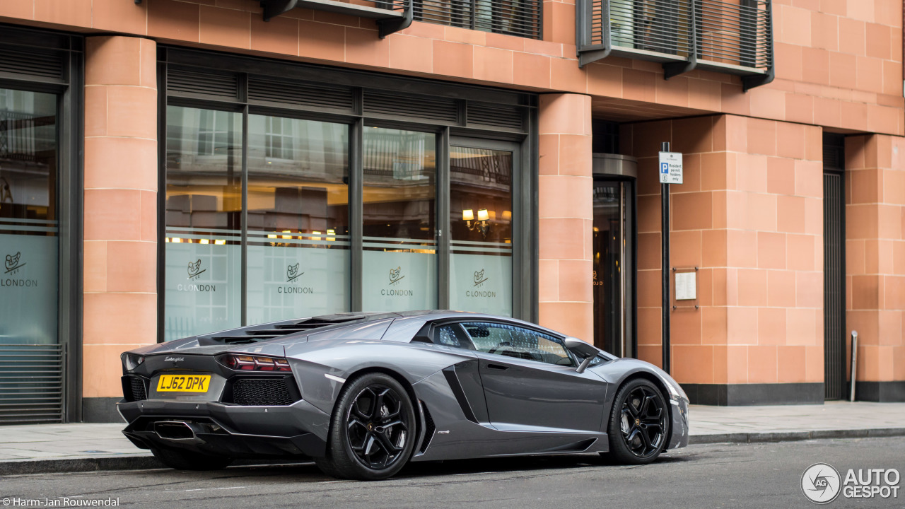 Lamborghini Aventador LP700-4