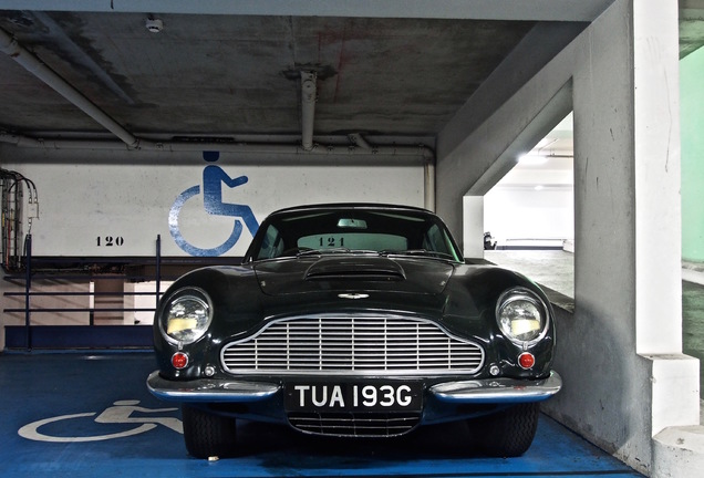 Aston Martin DB6 Vantage MKI