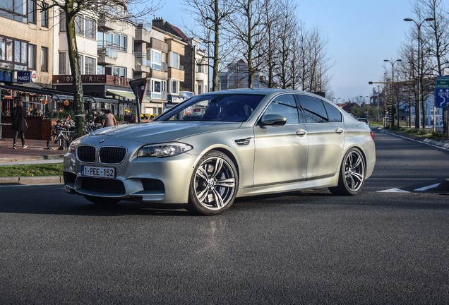 BMW M5 F10 2011