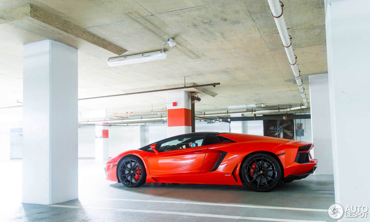 Lamborghini Aventador LP700-4 Roadster