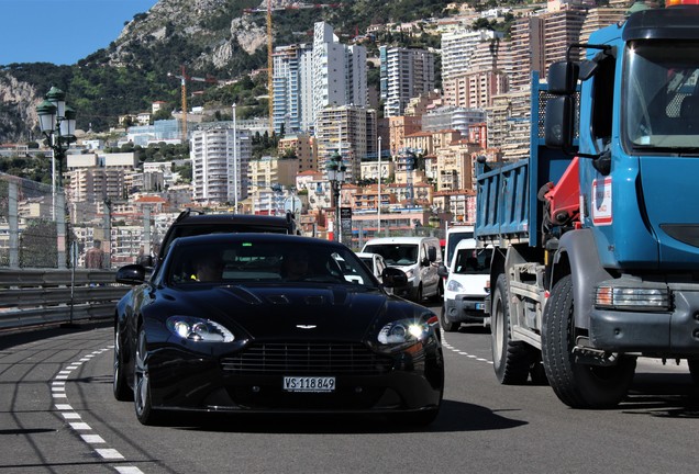 Aston Martin V12 Vantage