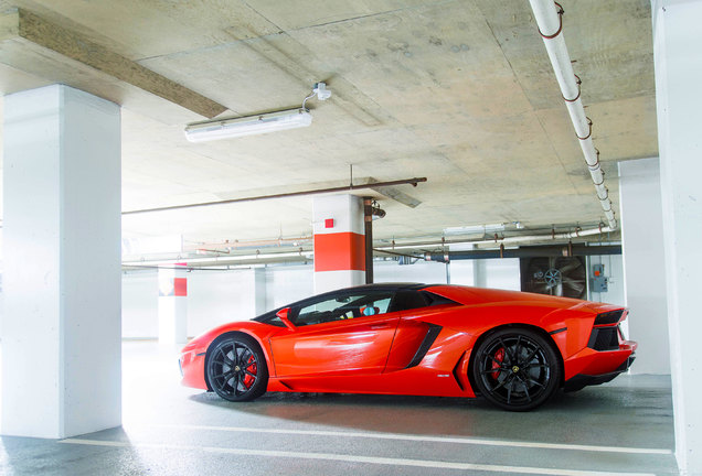 Lamborghini Aventador LP700-4 Roadster