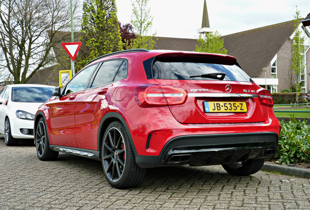 Mercedes-AMG GLA 45 X156