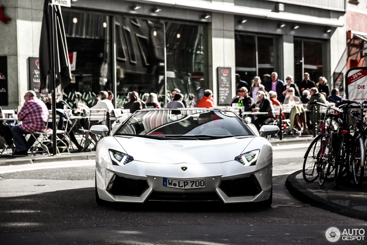 Lamborghini Aventador LP700-4 Roadster