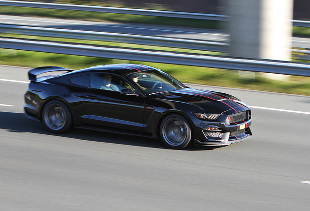 Ford Mustang Shelby GT350R 2015