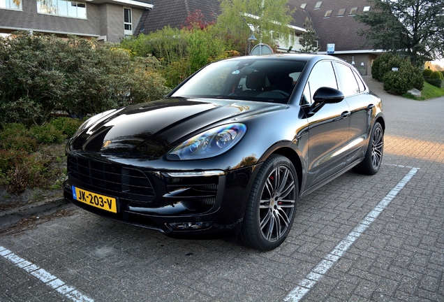 Porsche 95B Macan GTS