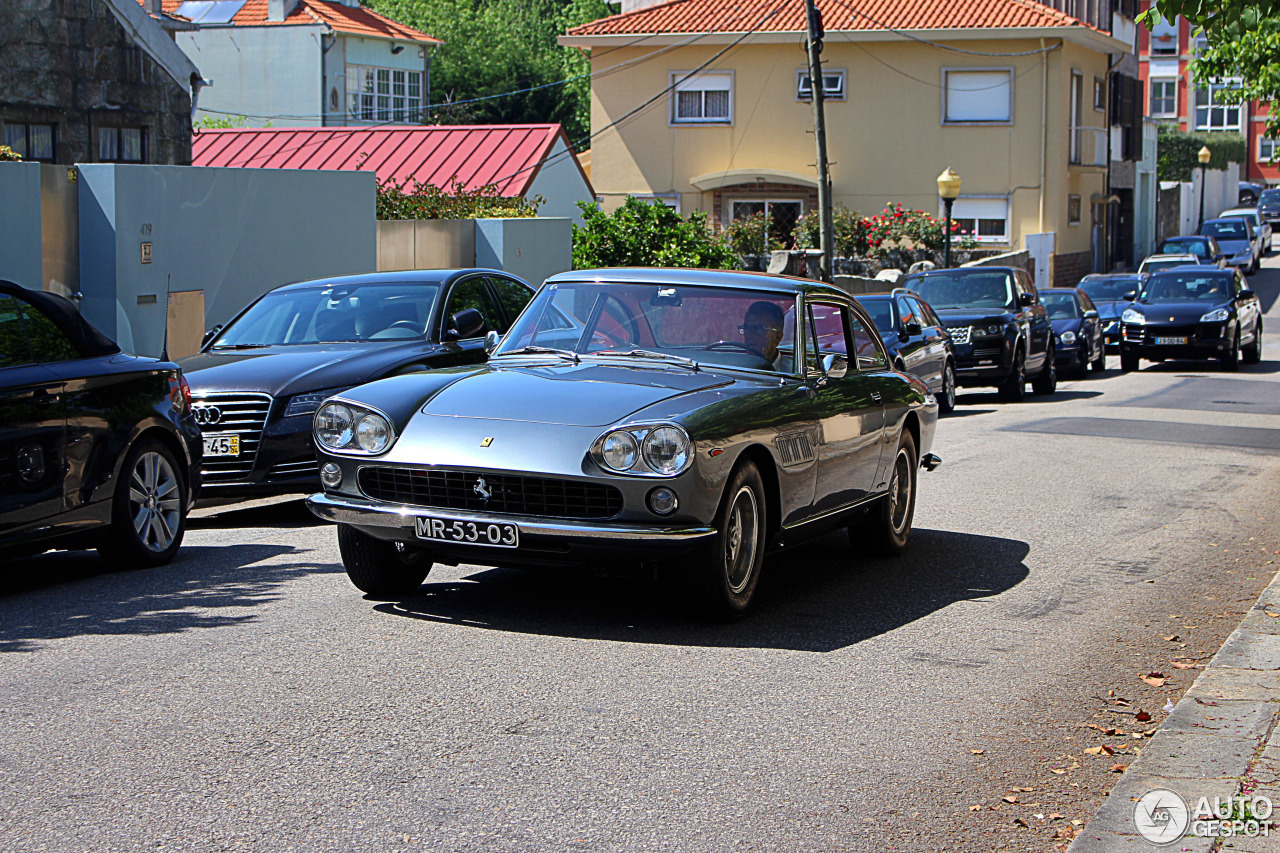 Ferrari 330 GT 2+2 Series I