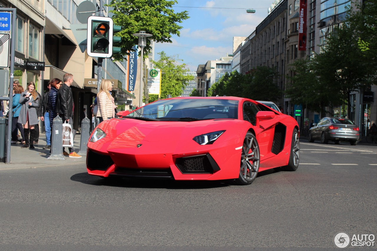 Lamborghini Aventador LP700-4