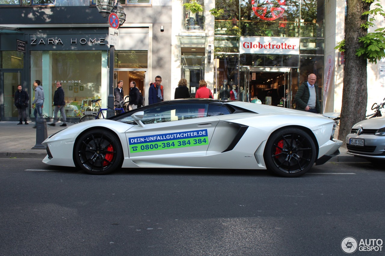 Lamborghini Aventador LP700-4 Roadster