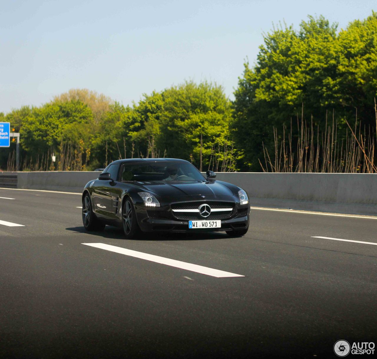 Mercedes-Benz SLS AMG