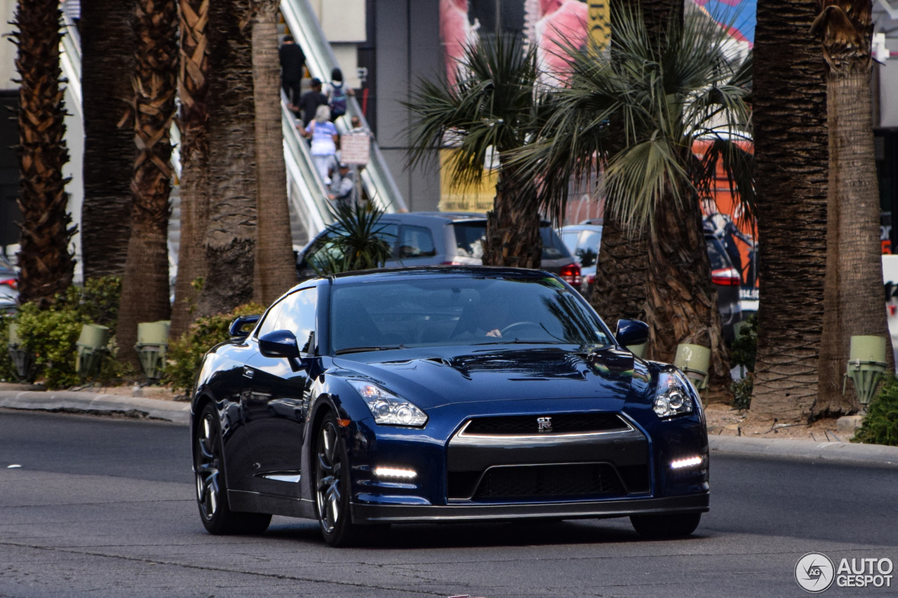 Nissan GT-R 2011