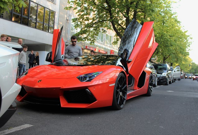 Lamborghini Aventador LP700-4