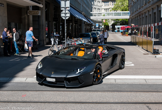 Lamborghini Aventador LP700-4 Roadster