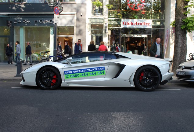 Lamborghini Aventador LP700-4 Roadster