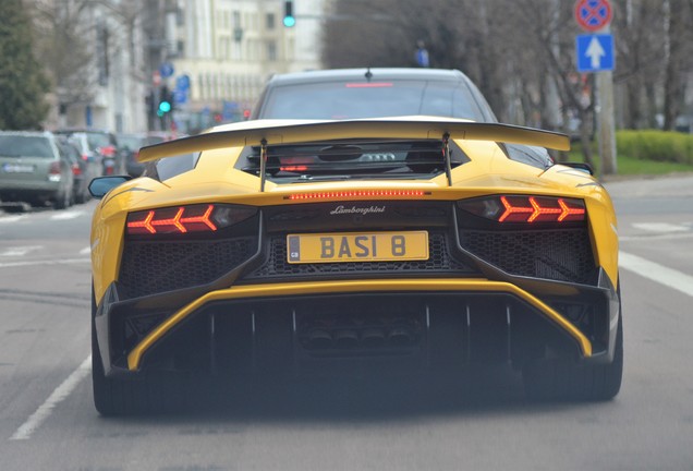 Lamborghini Aventador LP750-4 SuperVeloce