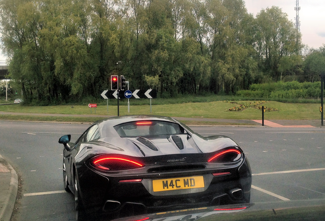 McLaren 570S