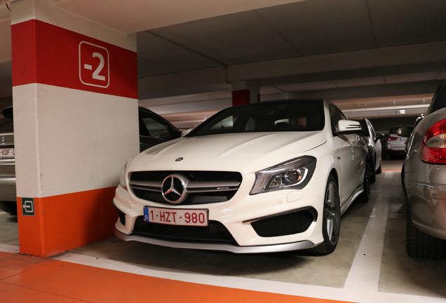 Mercedes-Benz CLA 45 AMG C117