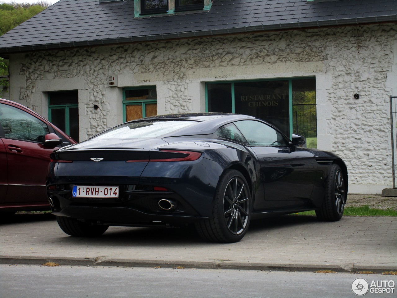 Aston Martin DB11