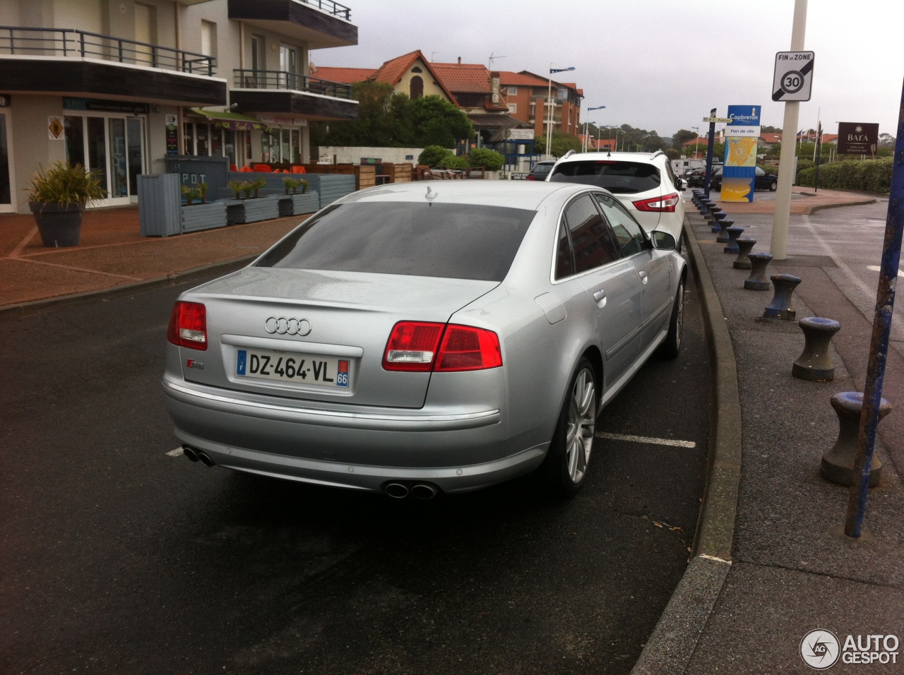 Audi S8 D3