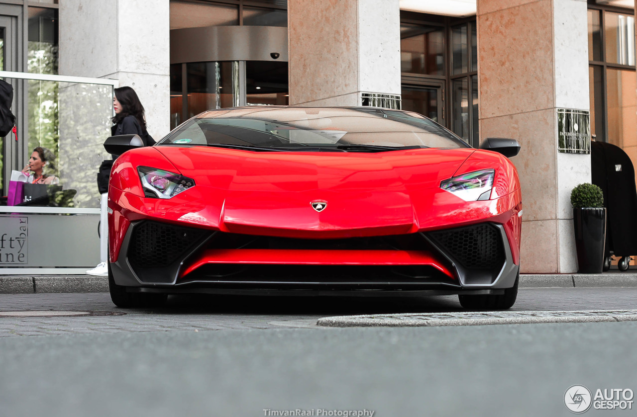 Lamborghini Aventador LP750-4 SuperVeloce Roadster