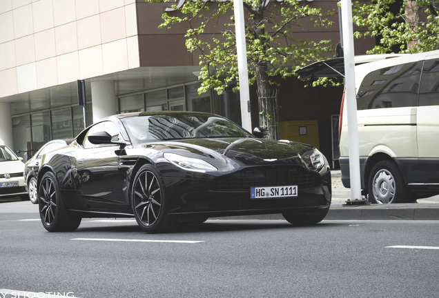 Aston Martin DB11