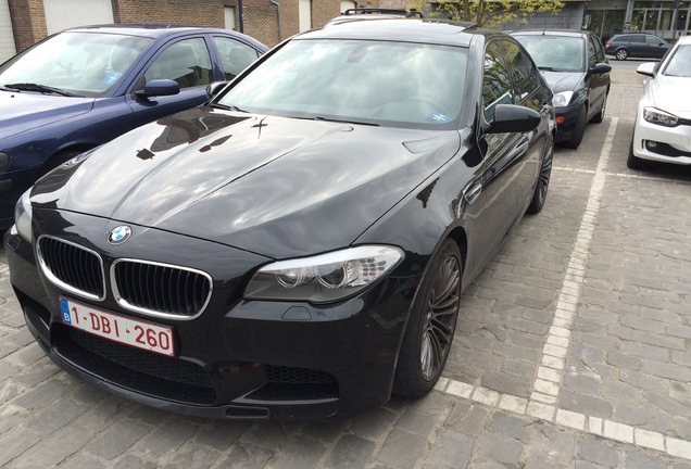 BMW M5 F10 2011