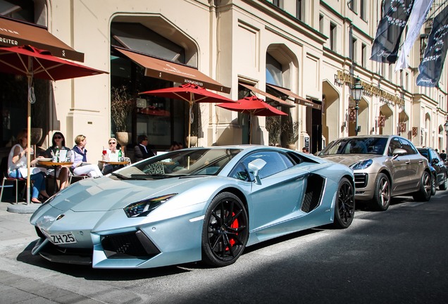 Lamborghini Aventador LP700-4