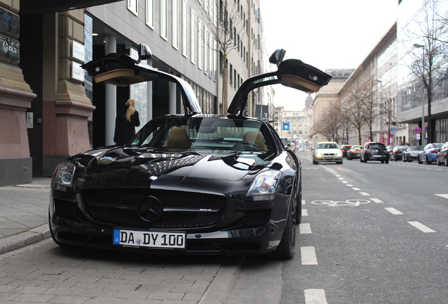 Mercedes-Benz SLS AMG