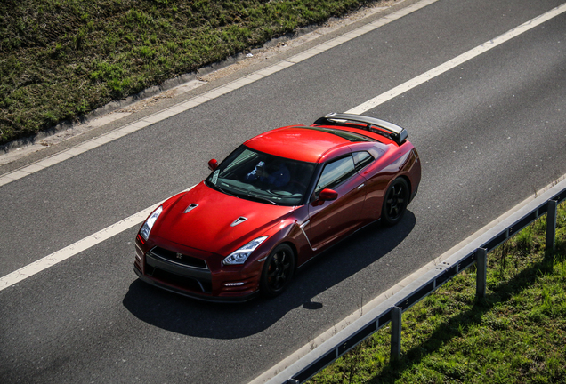 Nissan GT-R 2015