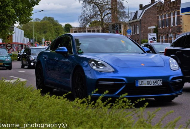 Porsche 971 Panamera Turbo