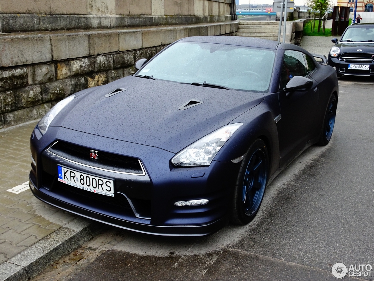 Nissan GT-R 2011