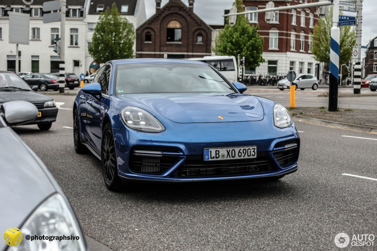 Porsche 971 Panamera Turbo