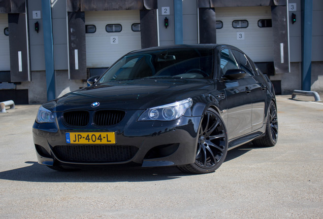 BMW M5 E60 2005