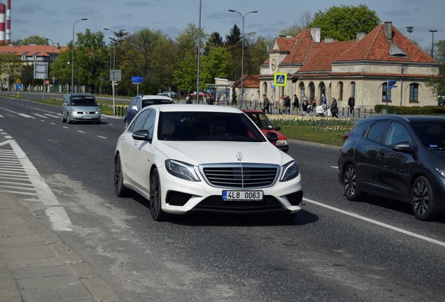 Mercedes-Benz S 63 AMG V222