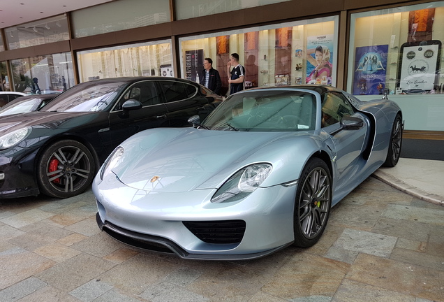 Porsche 918 Spyder Weissach Package