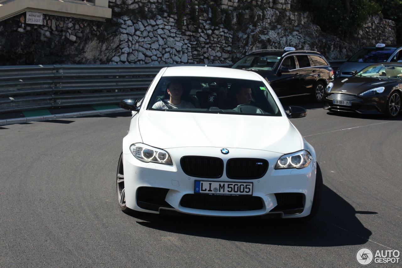 BMW M5 F10 2011