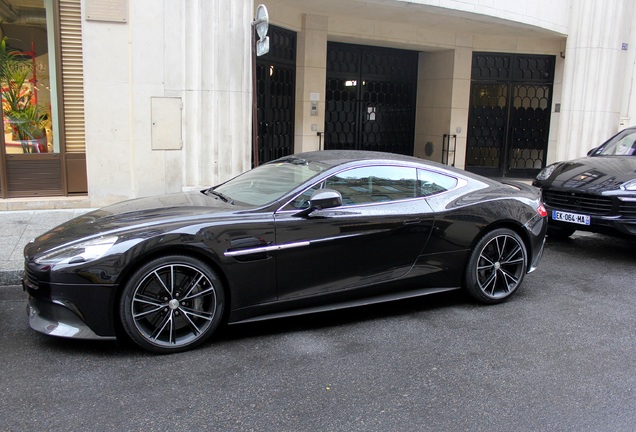 Aston Martin Vanquish 2013