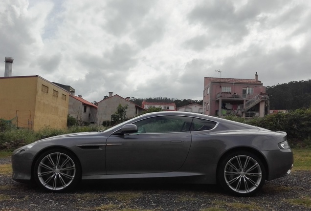 Aston Martin Virage 2011