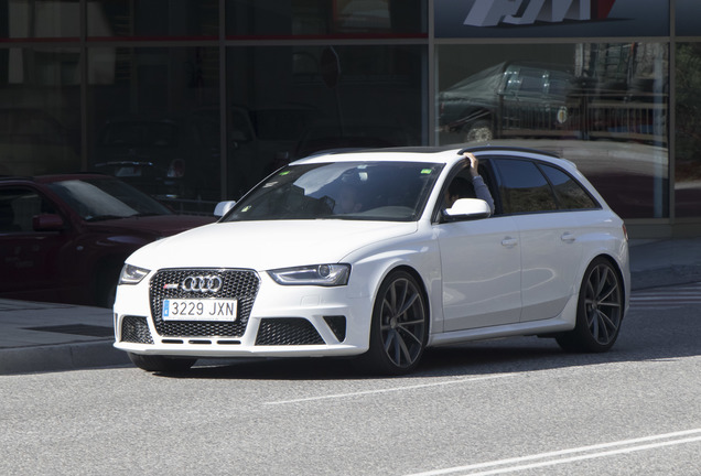 Audi RS4 Avant B8