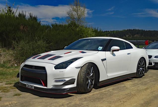 Nissan GT-R