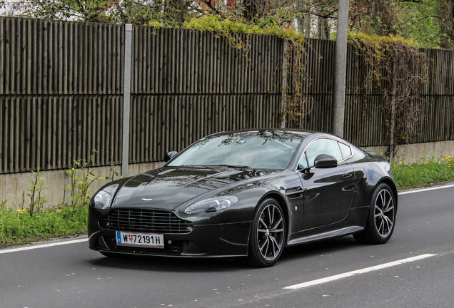 Aston Martin V8 Vantage 2012