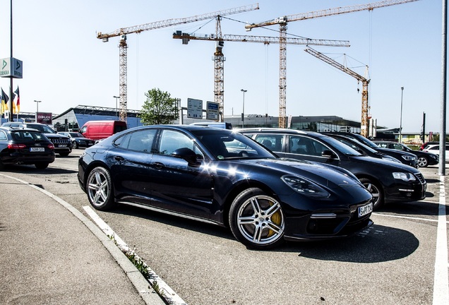 Porsche 971 Panamera Turbo