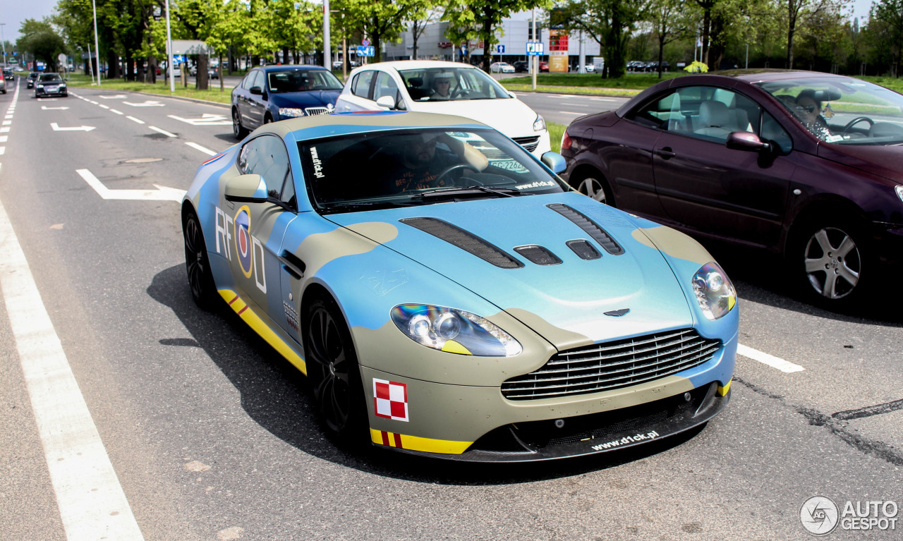 Aston Martin V12 Vantage Carbon Black Edition