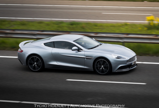 Aston Martin Vanquish 2013