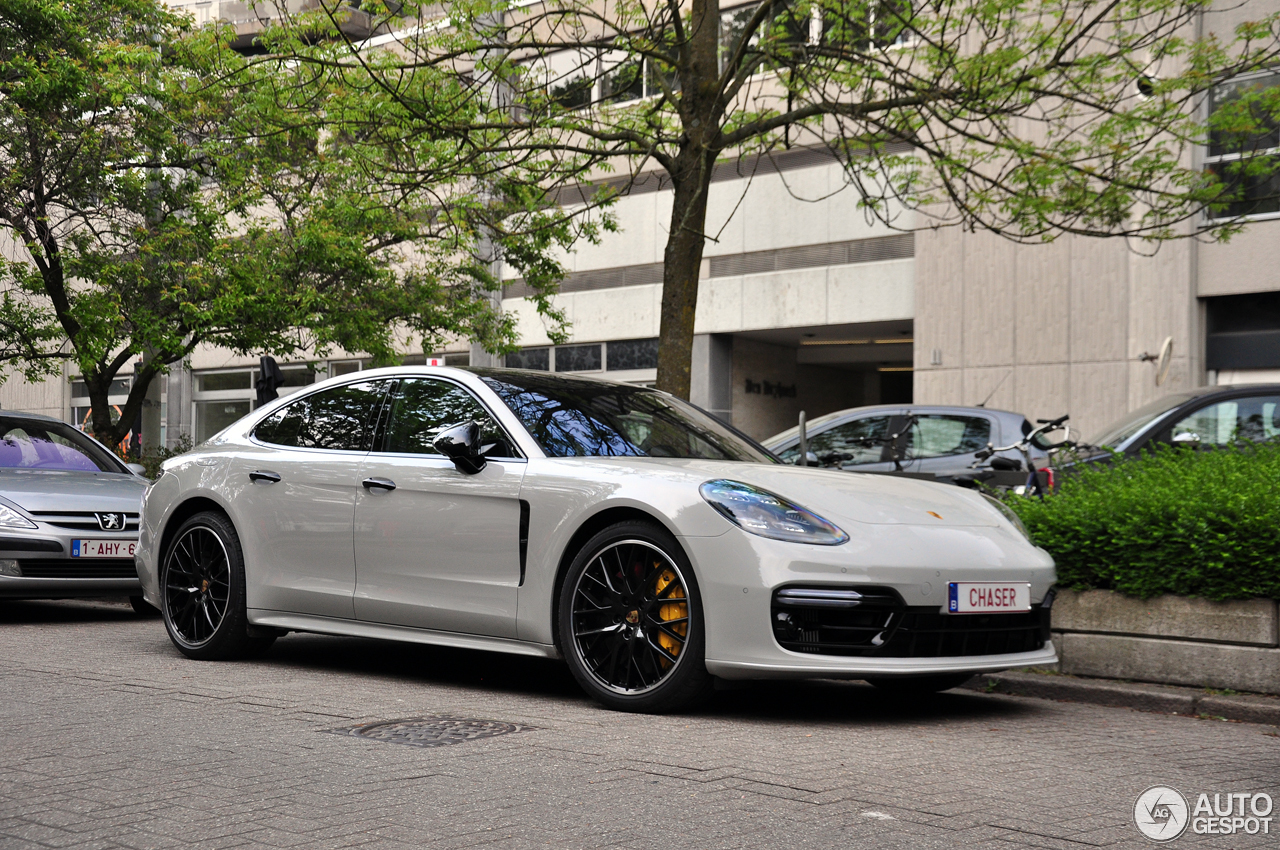 Porsche 971 Panamera Turbo