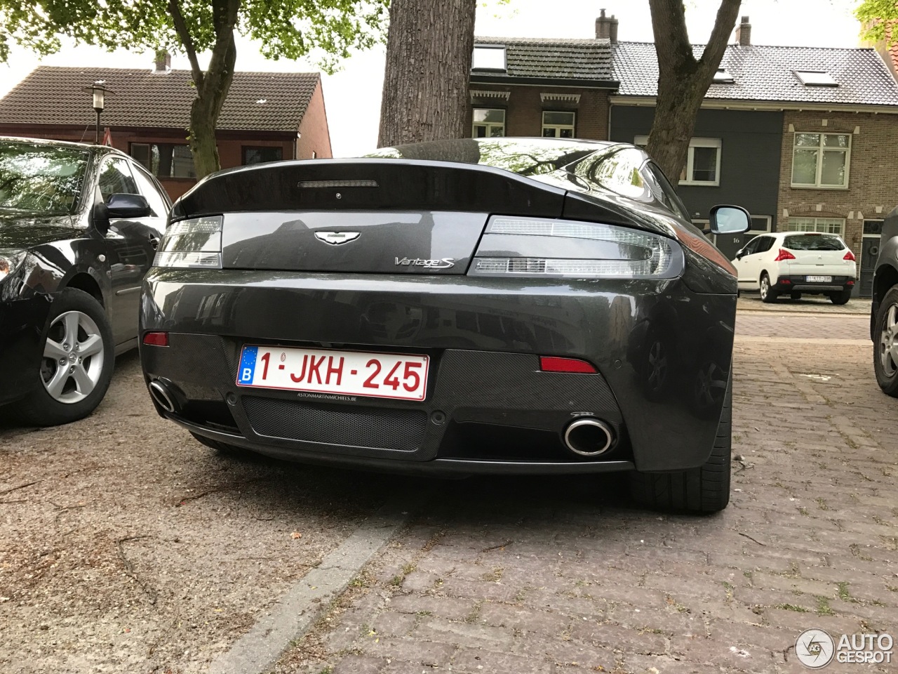 Aston Martin V8 Vantage S